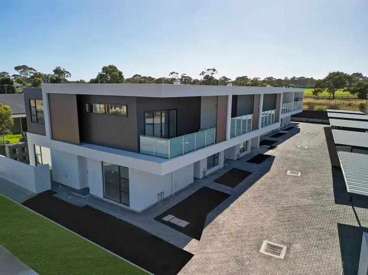 3/2A Mander Road, Christie Downs SA 5164