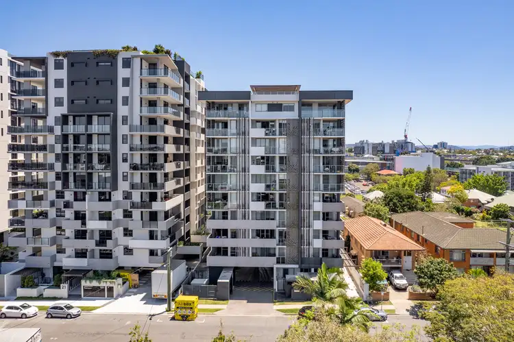 2/17 Carl Street, Woolloongabba QLD 4102