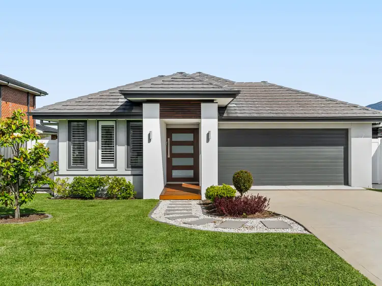 17 banyan street, Teralba NSW 2284