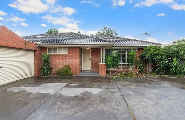 Main view of Homely unit listing, 2/18 Farnham Crescent, Mill Park VIC 3082