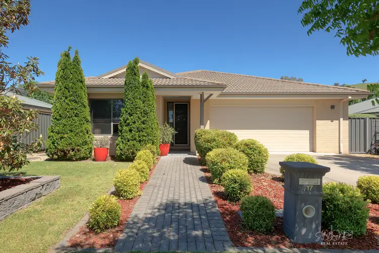 17 ROONEY AVENUE, Killara VIC 3691