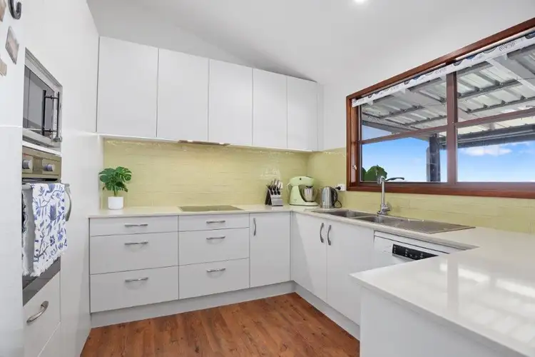 Fifth view of Homely house listing, 16 Amsdale Avenue, Macquarie Hills NSW 2285