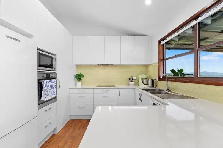 Sixth view of Homely house listing, 16 Amsdale Avenue, Macquarie Hills NSW 2285