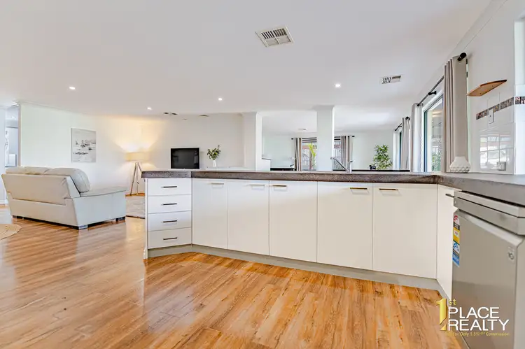 81 Templetonia Promenade, Halls Head WA 6210