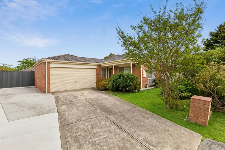 4 Gatwick Court, Cranbourne East VIC 3977