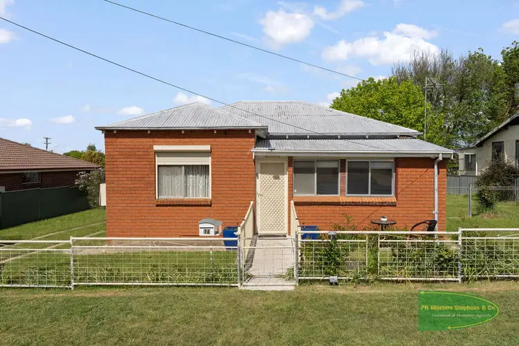 16 Cooper Street, Blayney NSW 2799