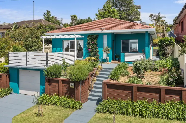 84 Barina Avenue, Lake Heights NSW 2502