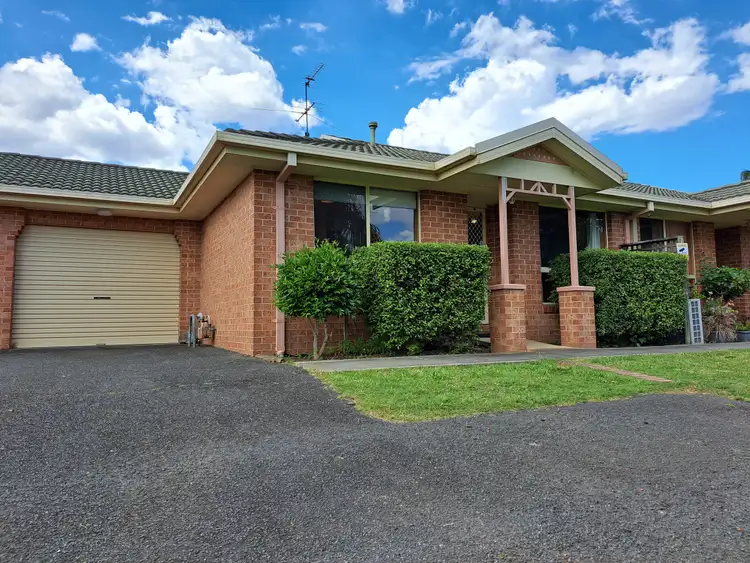 Main view of Homely townhouse listing, 3/7 O'Brien Court, West Albury NSW 2640