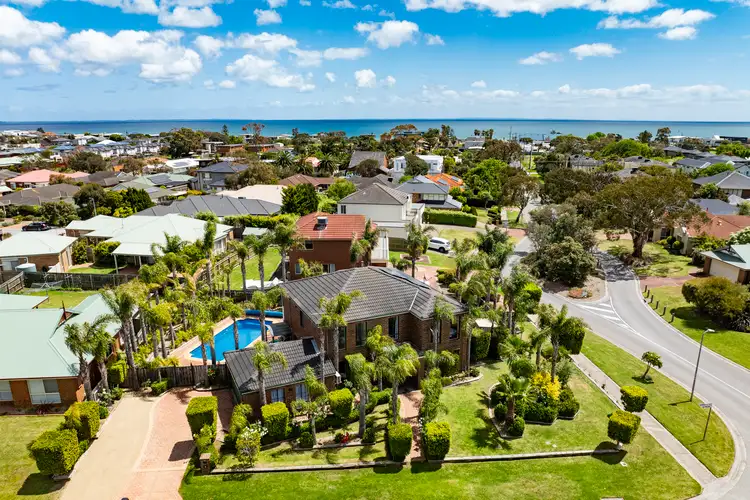 38 Victoria Street, Safety Beach VIC 3936