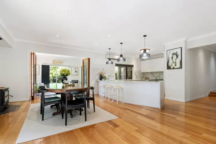 8 Doyle Place, Pullenvale QLD 4069