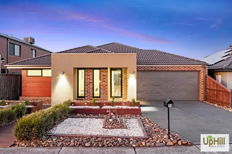 10 Ranfurlie Boulevard, Cranbourne West VIC 3977