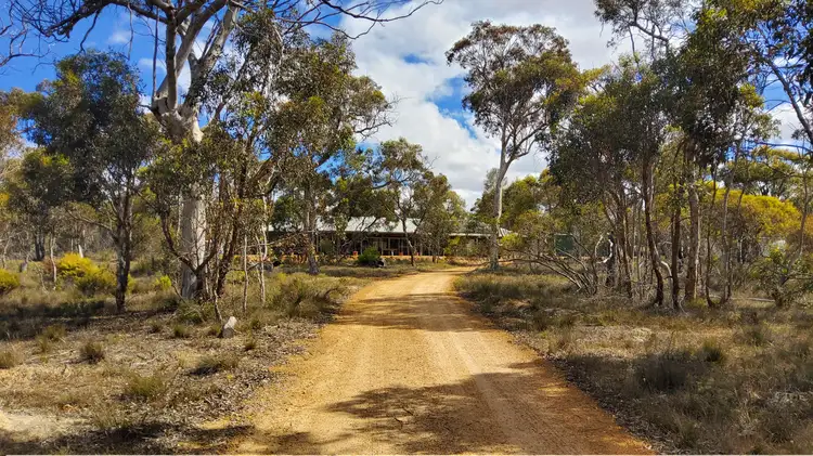 126 Young Road, Kendenup WA 6323