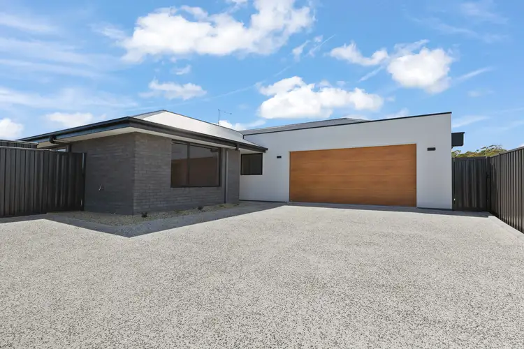 4 Lannoch Brae Place