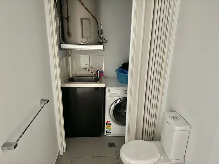 Fifth view of Homely apartment listing, 5/1324 Centre Road, Clayton South VIC 3169