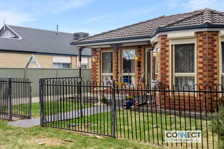 6 Masterton Place, Cranbourne East VIC 3977