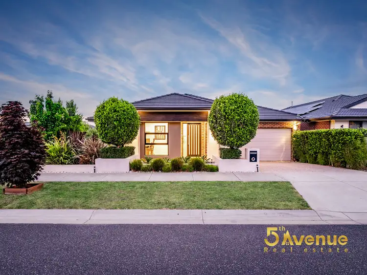 40 Gallant Drive, Clyde North VIC 3978
