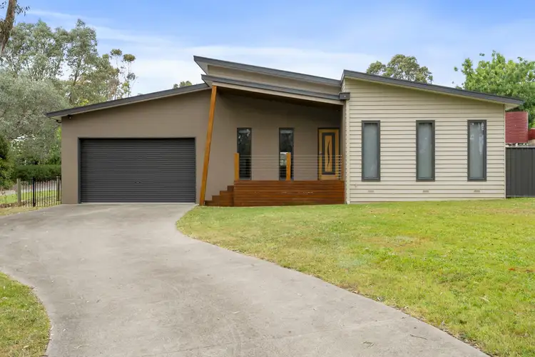51 Arnot Street, Bonnie Doon VIC 3720