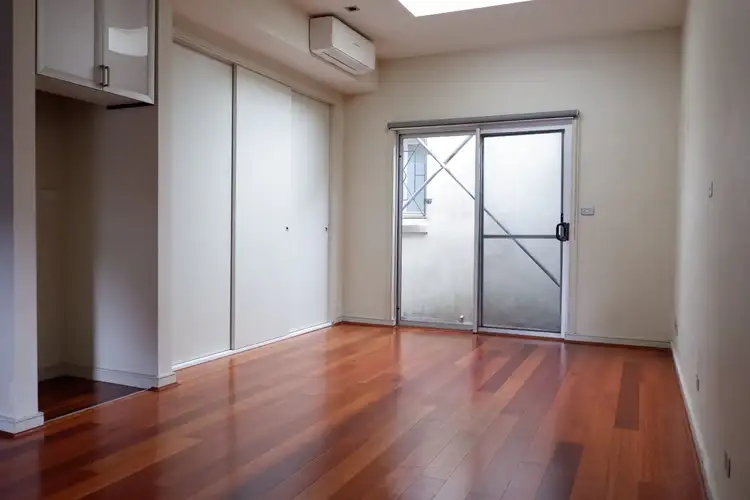 Fifth view of Homely studio listing, 1/323 Centre Road, Bentleigh VIC 3204