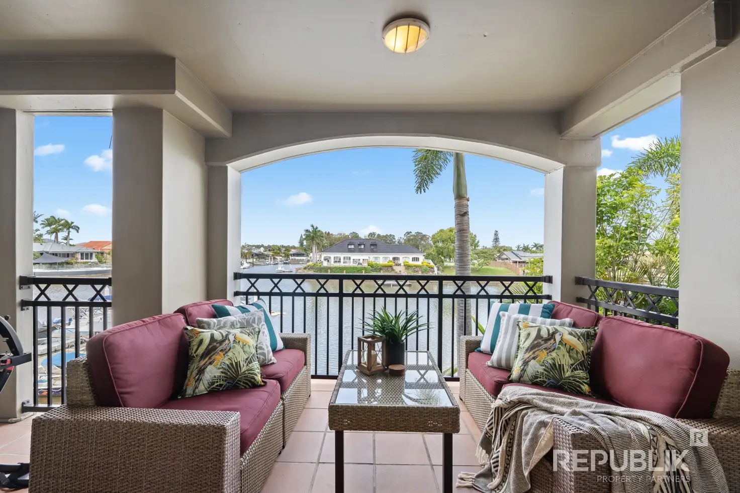 Main view of Homely unit listing, 33/82-86 Limetree Parade, Runaway Bay QLD 4216