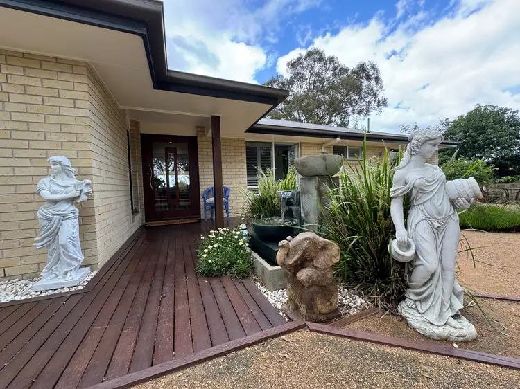 98 Hicken Way, Nanango QLD 4615