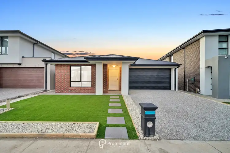 16 Muturu Street, Clyde North VIC 3978