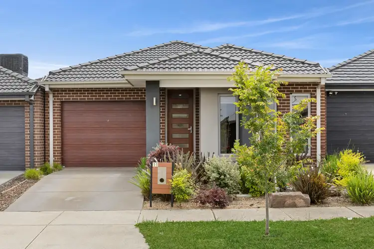 11 Walhallow Drive, Clyde North VIC 3978