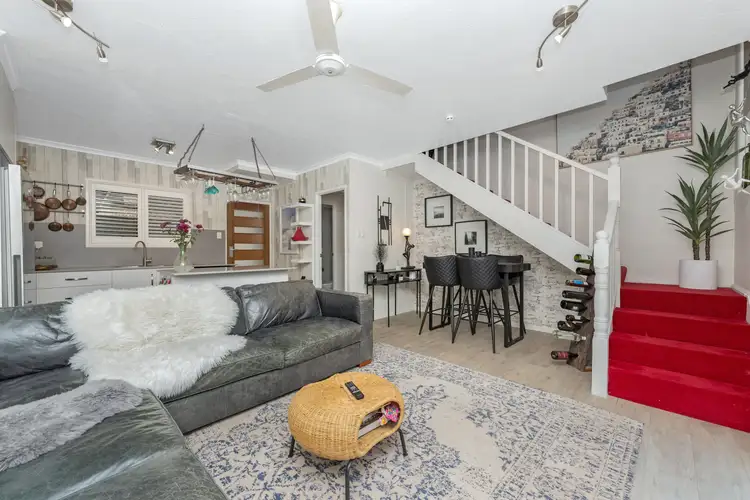 2/24 Love Lane, Rosslea QLD 4812