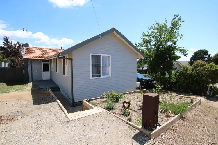 3 Kurang Place, Cooma NSW 2630