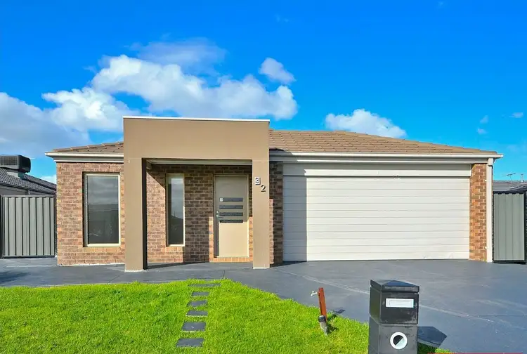 32 Laurence Way