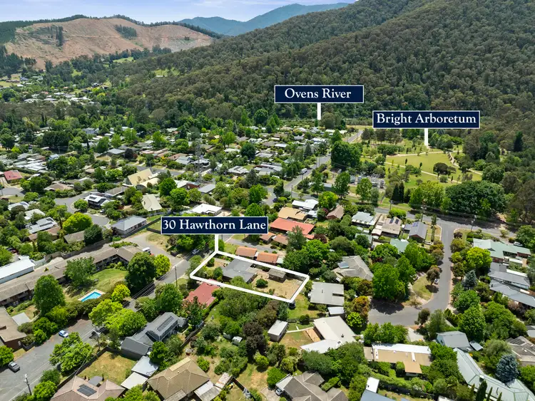 30 Hawthorn Lane, Bright VIC 3741