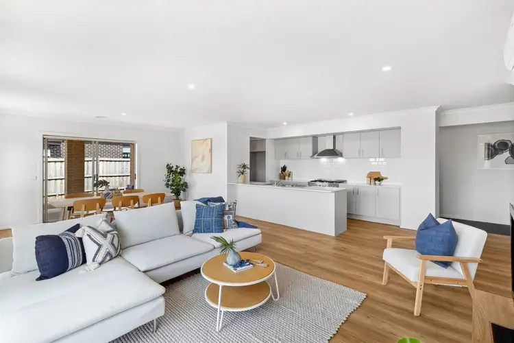 27 Mattnick Boulevard, Charlemont VIC 3217