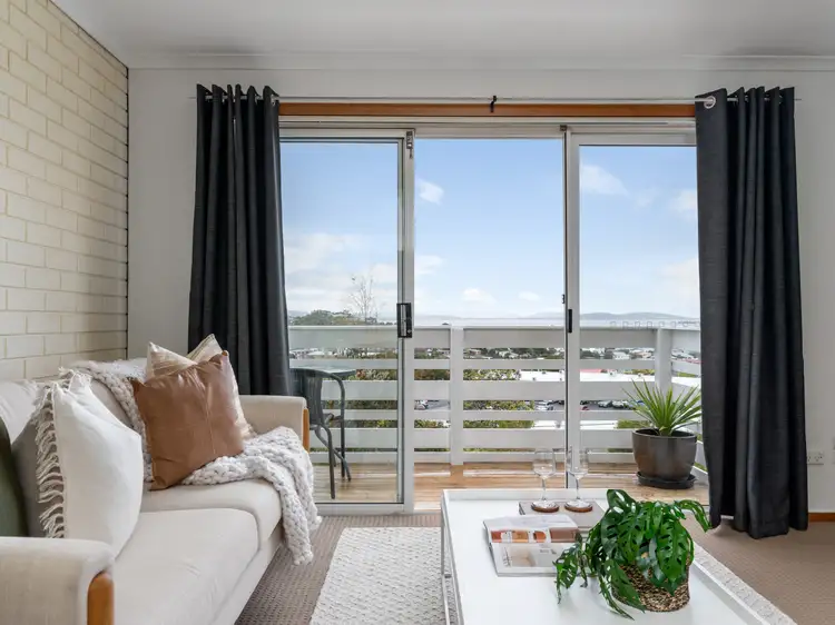 2/6 Opal Drive, Blackmans Bay TAS 7052