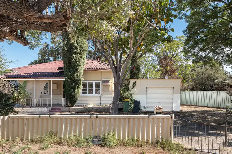 5 Wungong Road, Armadale WA 6112