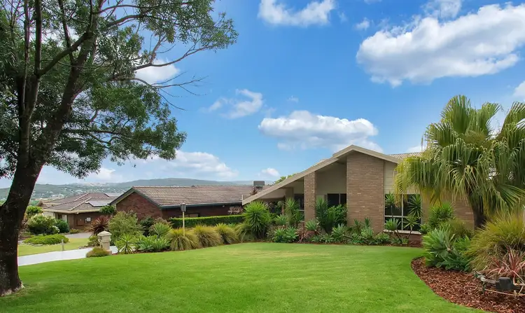 290 BIMBADEEN AVENUE, East Albury NSW 2640