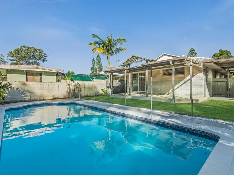 95 Kindra Avenue, Southport QLD 4215