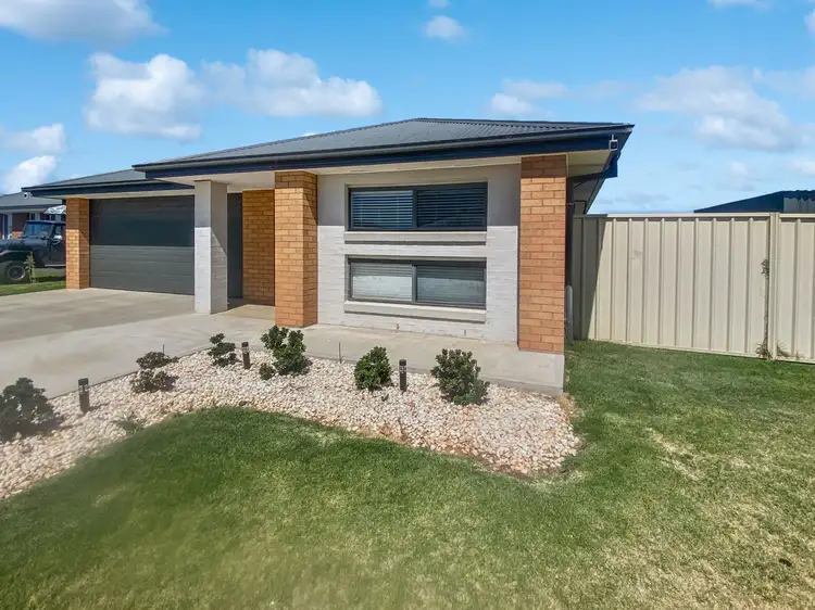 5 Devlin Close, Leeton NSW 2705