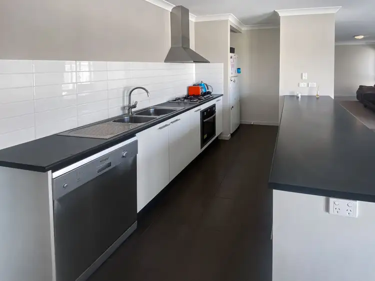 Fourth view of Homely house listing, 5 Devlin Close, Leeton NSW 2705