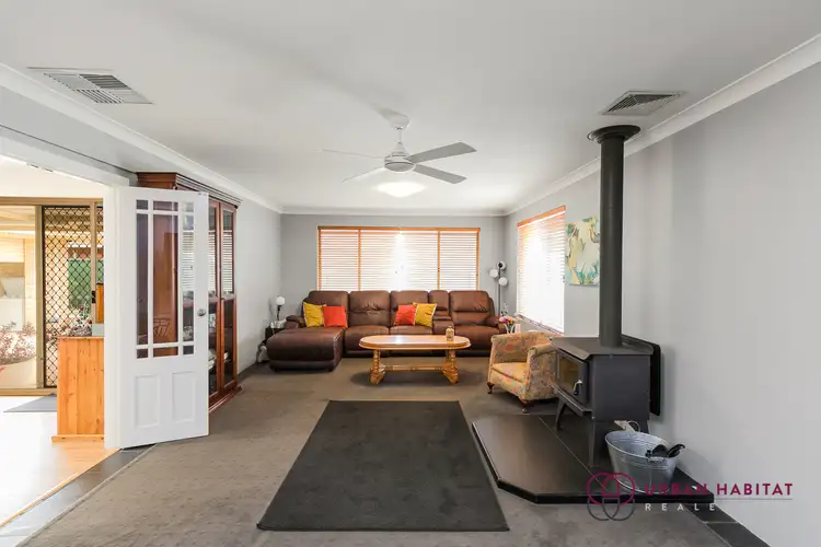 8 Perriam Close, Parmelia WA 6167