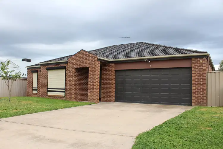 25 Kurrajong Crescent, West Albury NSW 2640