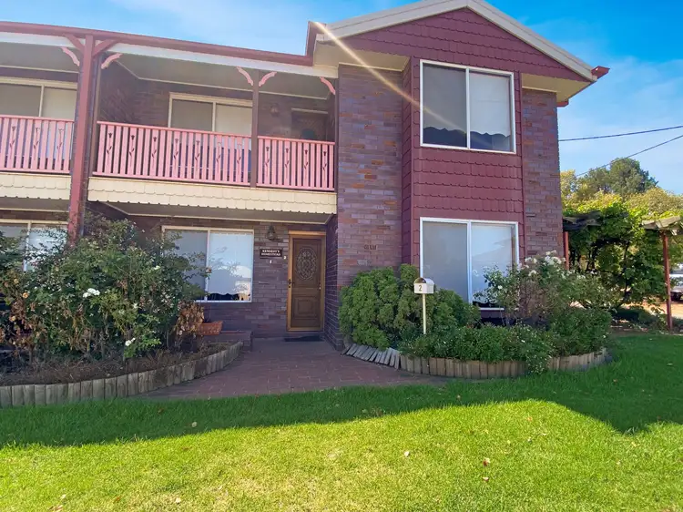 2/1 Cypress St.,, Leeton NSW 2705