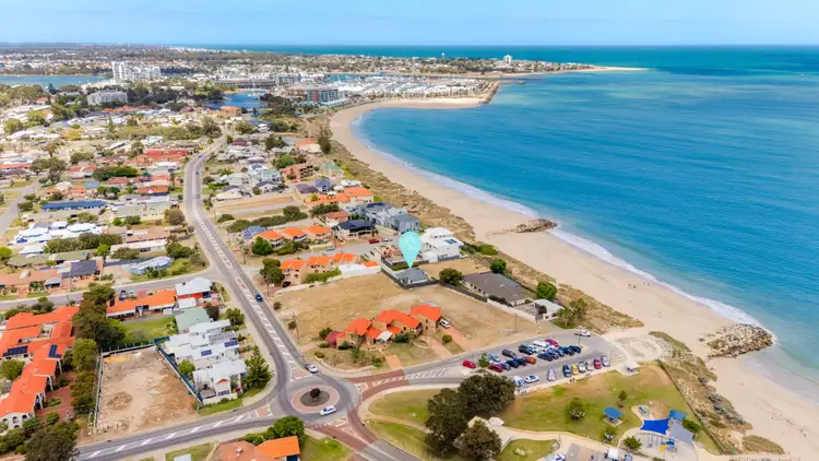 Sixth view of Homely house listing, 10 Aileen Street, Mandurah WA 6210
