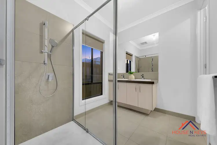Fifth view of Homely house listing, 3 Hessian Place, Cranbourne West VIC 3977