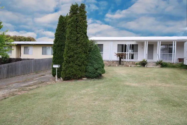 24 Iris Street, Bombala NSW 2632