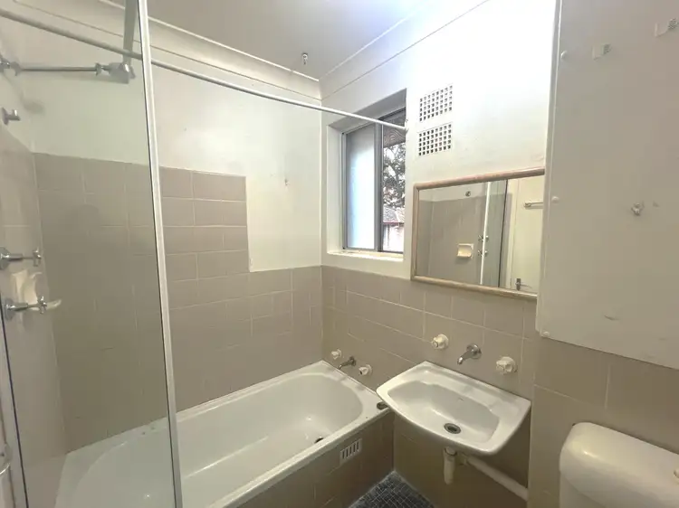Fourth view of Homely apartment listing, 18/12-16 Goulburn Street, Warwick Farm NSW 2170