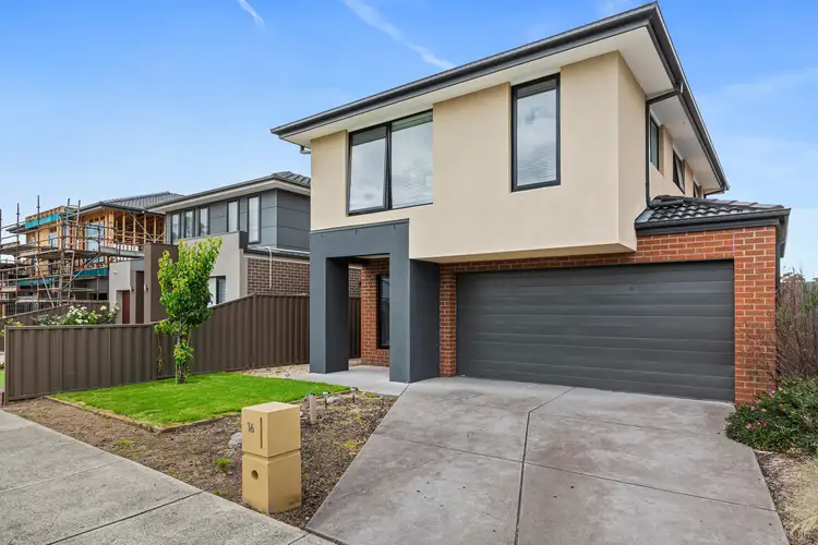 16 Bend Road, Keysborough VIC 3173