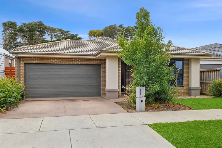 18 Element Circuit, Armstrong Creek VIC 3217