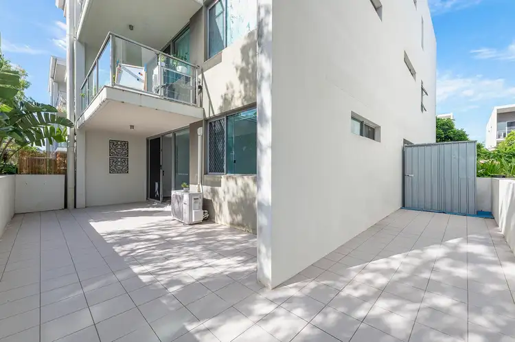 Fifth view of Homely unit listing, 21/1 Gaven Crescent, Mermaid Beach QLD 4218
