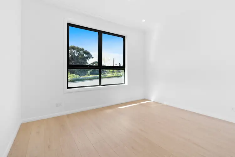 Sixth view of Homely house listing, 32 Fieldhouse Circuit, Campbelltown NSW 2560