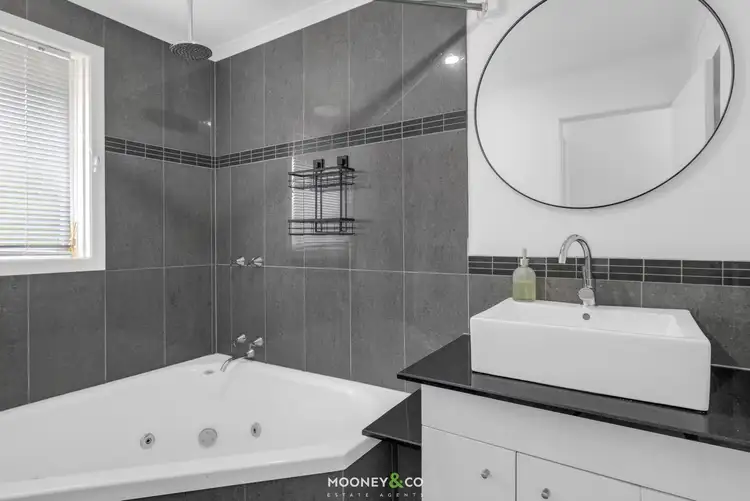 Sixth view of Homely house listing, 3 Geoffrey Court, Cranbourne VIC 3977