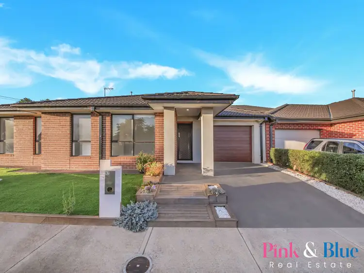 42 Bromley Circuit, Thornhill Park VIC 3335